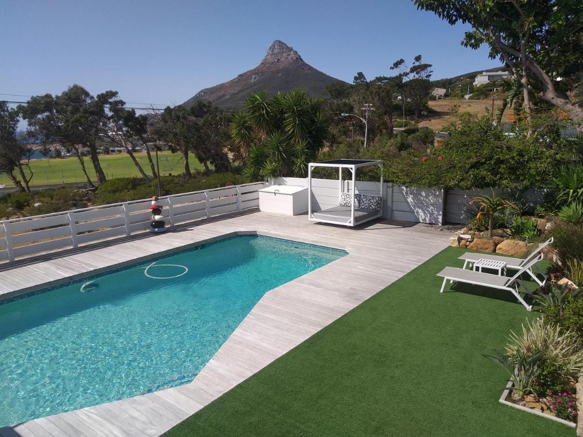 Апартаменти Bright Camps Bay Loft With Stunning Views And Shared Pool Кейптаун Екстер'єр фото